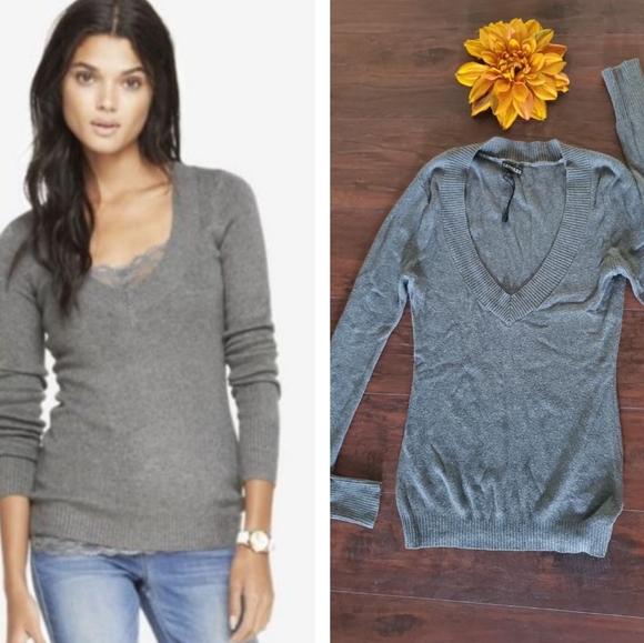 Express Sweaters - EXPRESS VNECK NEW SWEATER